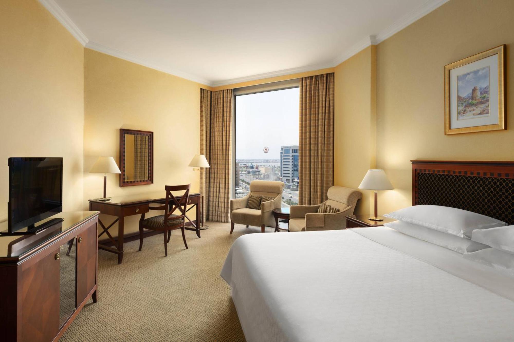 Sheraton Dammam Hotel & Convention Centre Zewnętrze zdjęcie A guest room at the hotel